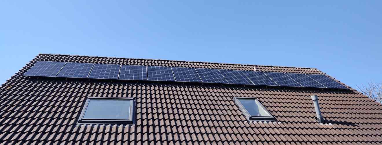 PV-Module auf der Ostseite